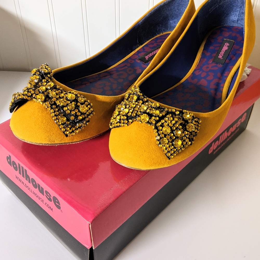 Dollhouse rhinestone flats size 9